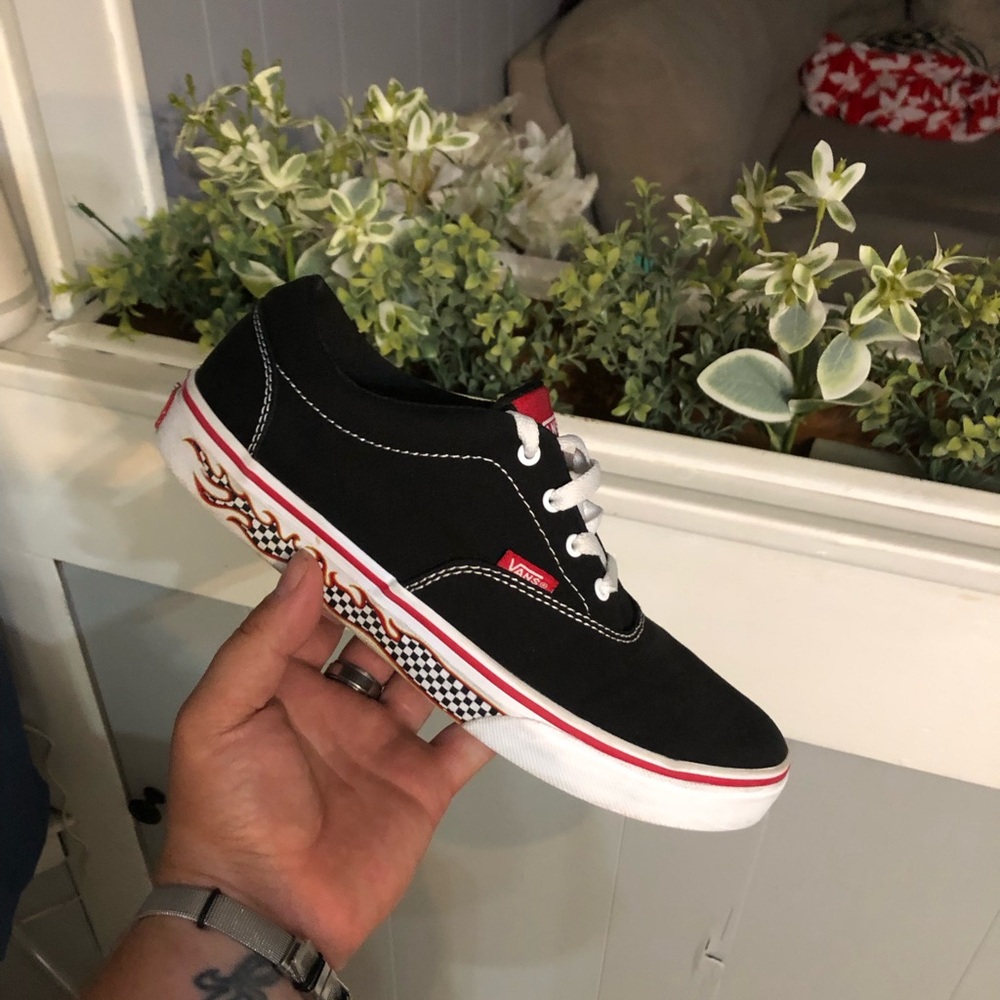 Vans Doheny Flame Black White size 7Y